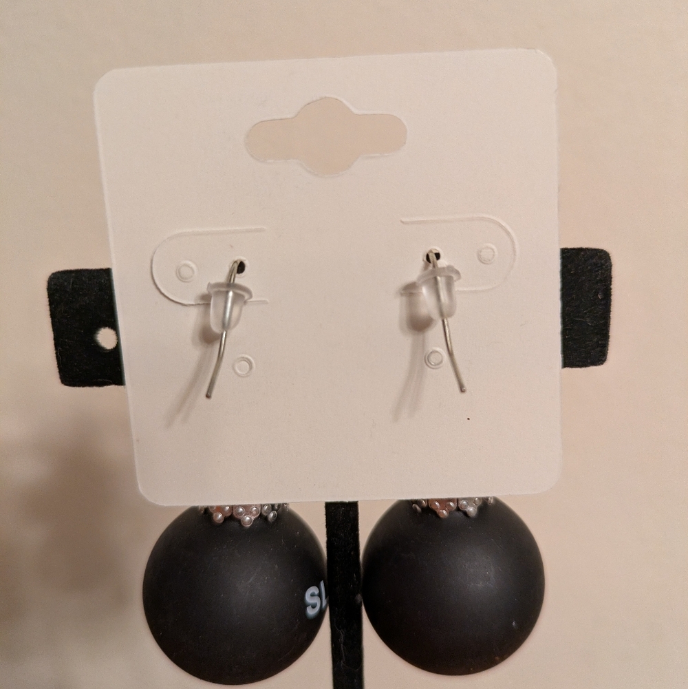 🎄BOGO FREE🎄 Festive Christmas Black Sleigh All Day Ornament Ball Earrings - Picture 4 of 4